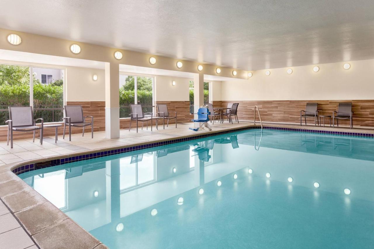 Fairfield Inn Vacaville Bagian luar foto