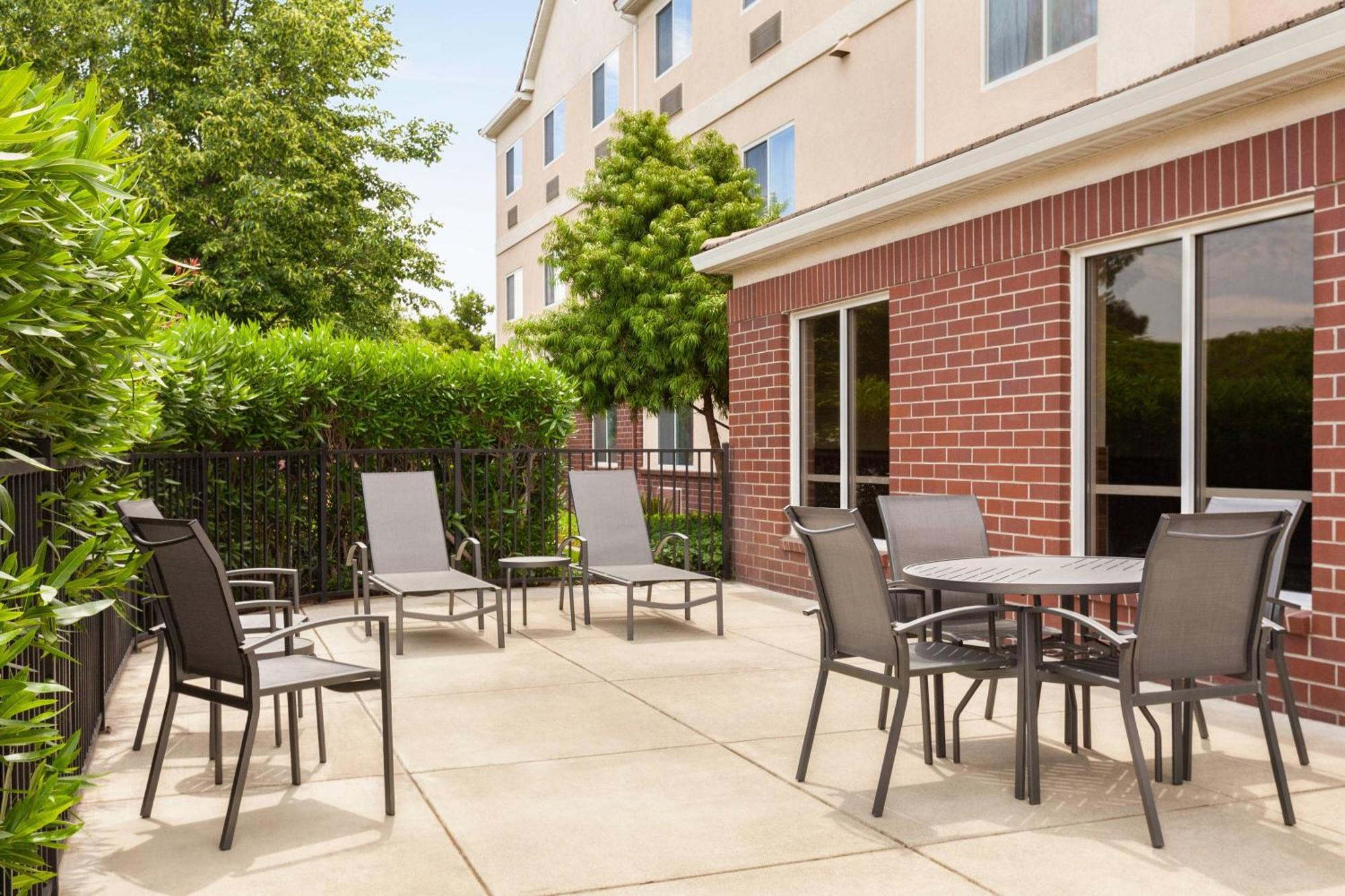 Fairfield Inn Vacaville Bagian luar foto