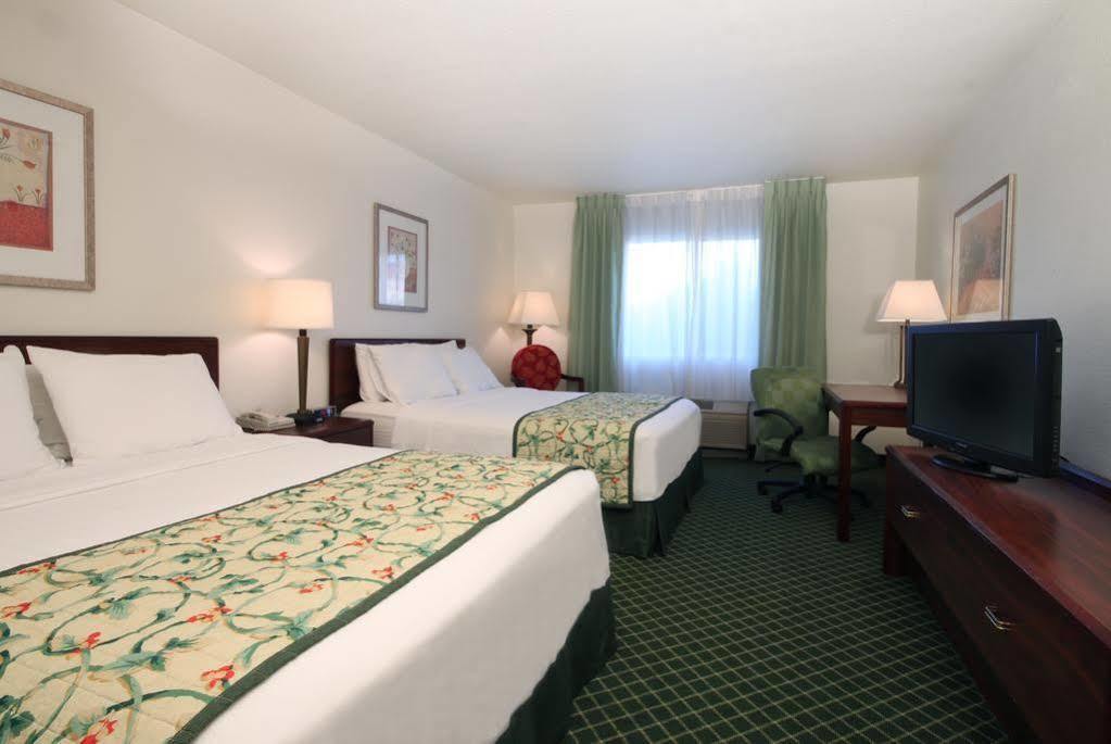 Fairfield Inn Vacaville Bagian luar foto